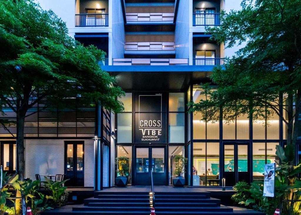 cross vibe hotel in sukhumvit bangkok thailand